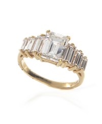 EMERALD CUT STEP DOWN RING
