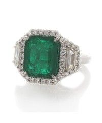 EMERALD & DIAMOND RING